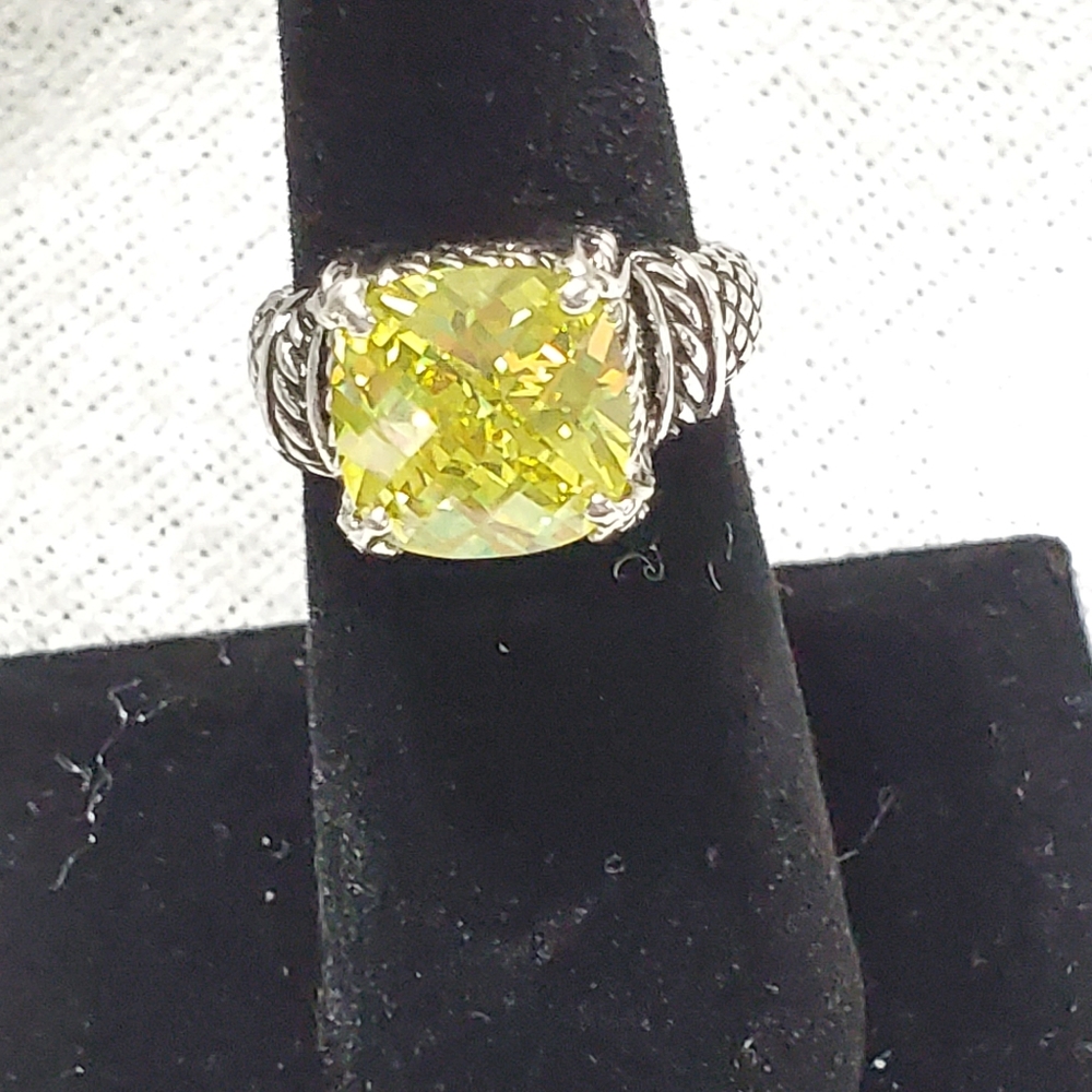 Ring - Picture 2 of 3